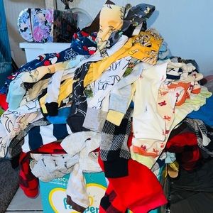 $50 Box full of boy clothes NEW/BARELY USED- NB-5/5 MONTHS
